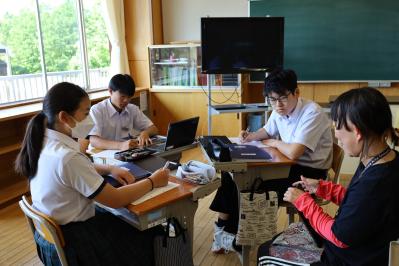 中学生と協力隊