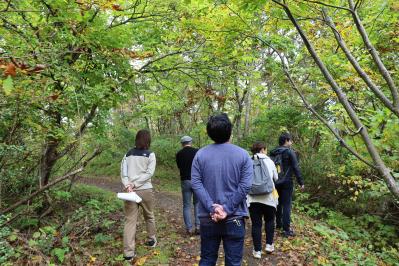 レンゲ沼で痕跡を探す