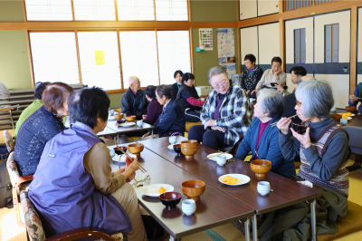 賑わいを見せるだれでも食堂