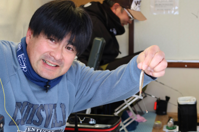 ワカサギを釣り上げた様子
