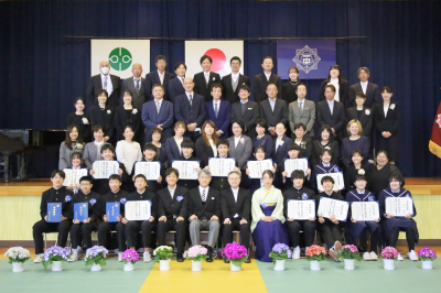 ３年生と先生と保護者の皆さん
