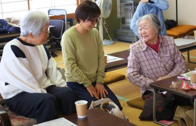 参加者どうしで話が弾む様子