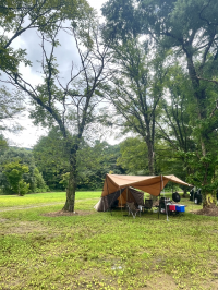 キャンプ場とテント